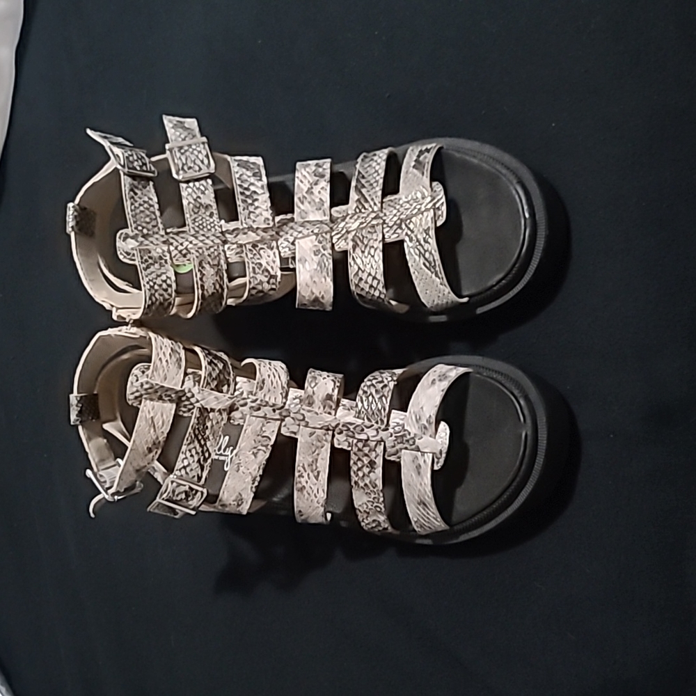 Sandals NWOT - Picture 4 of 12